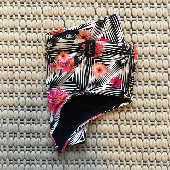 Classic Handmade Brazilian Speedo  swim brief size LARGE 🌸🌺… - Picture 2 of 3